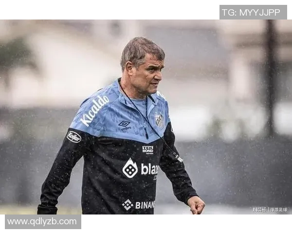 巴西足球明星卡塞洛的传奇旅程与辉煌成就解析