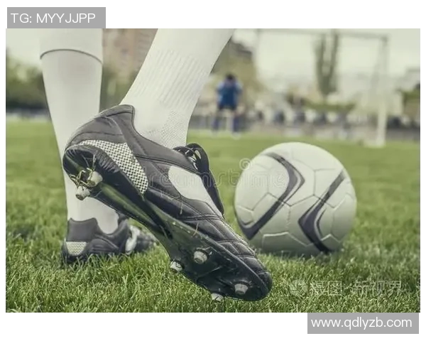 足球明星们的靴子选择揭秘时尚与性能的完美结合