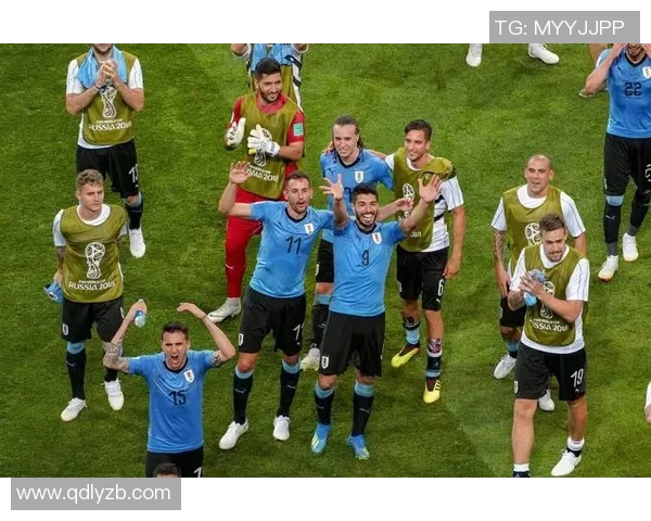 足球明星华丽进场瞬间捕捉走路姿态展现魅力与风采的精彩图片合集